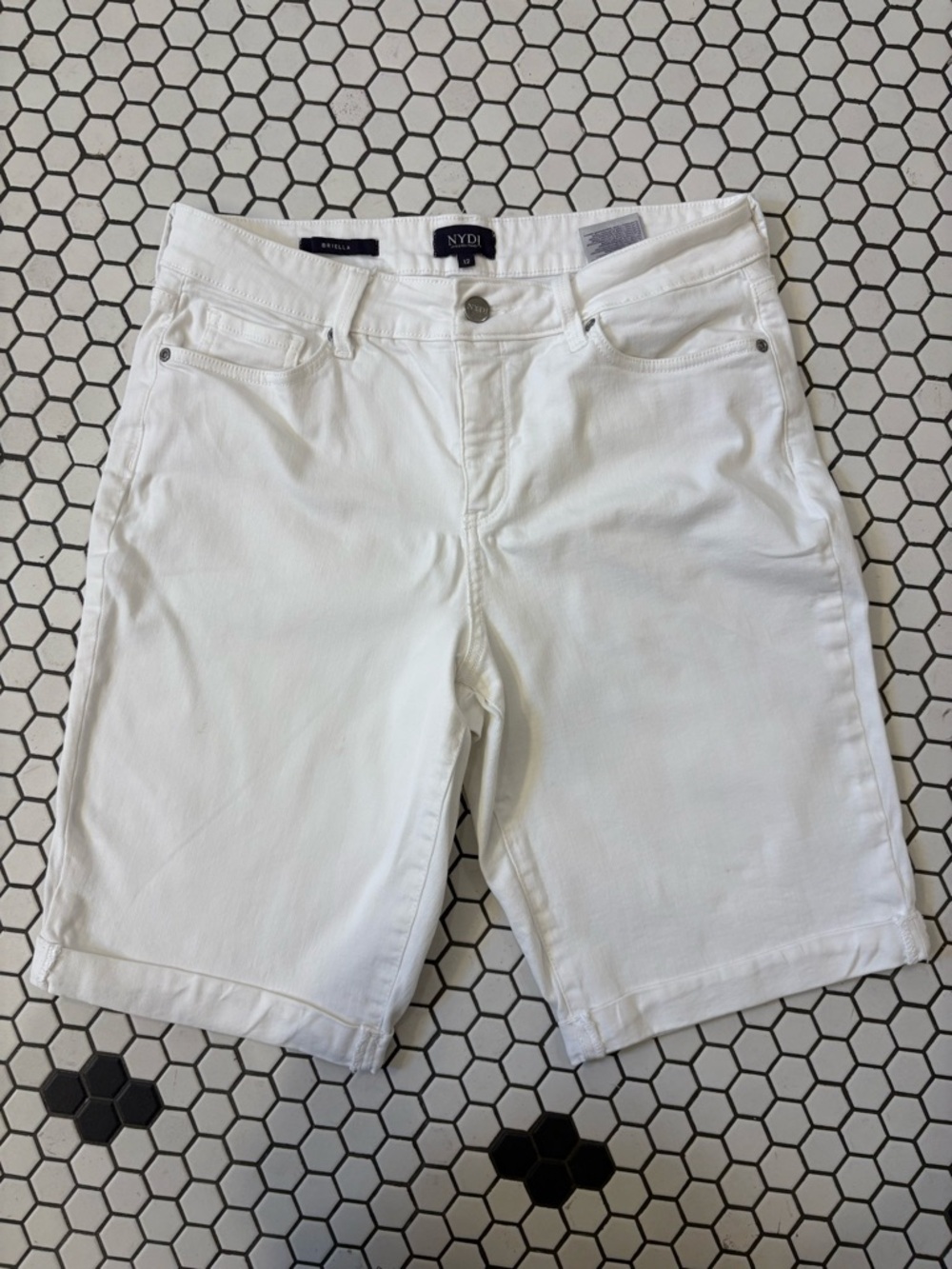 NYDJ White Brielle Denim Shorts. Longer leg. Size 12 - Picture 4 of 12